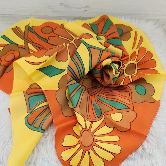 Accessories - VTG "FLOWER POWER" SCARF